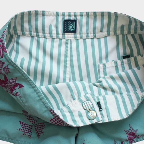 VOLCOM Star Print Shorts Green Size 3 - Picture 3 of 5